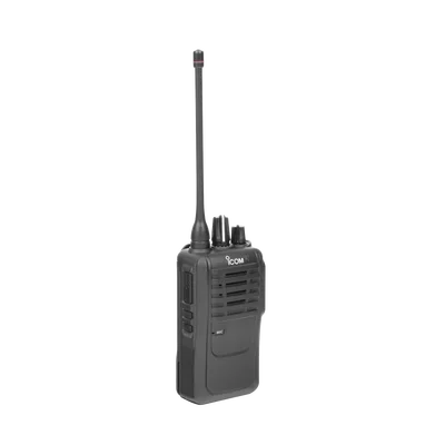 Radio Portátil UHF / Batería 2250 mAh extrema duración / 400-470 MHz / 5W De Potencia / Bocina de 1500mW Mas Potente/ , 16 canales. Incluye: batería, cargador, antena, tapa de accesorios y clip.